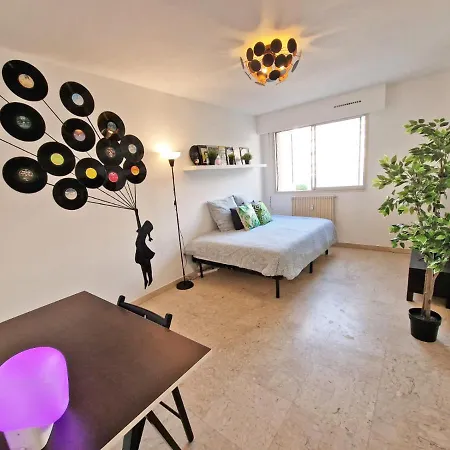 Gregbnb - Studio Design 25M2 - Ascenseur - Wifi - 10Min Gare Toulon Buitenkant foto